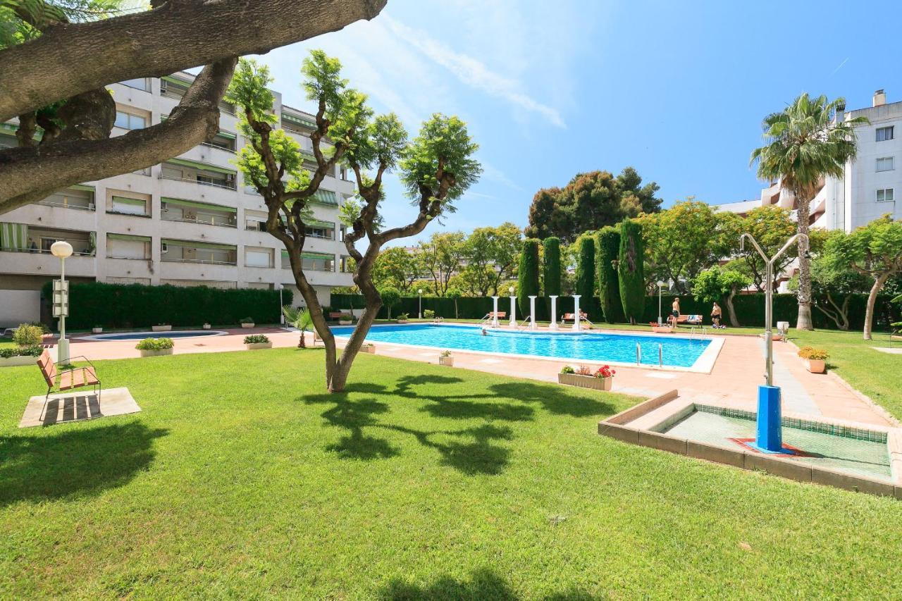 Uhc Marathon Apartments Salou Exterior photo